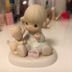 Precious moments collectable item